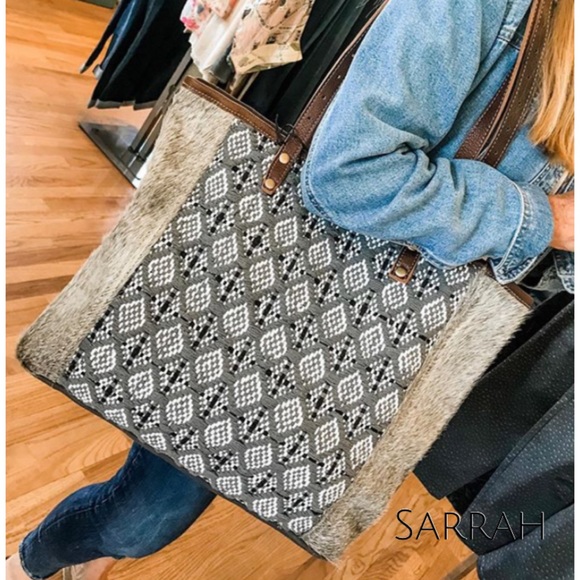 Handbags - NWT ZAG  UPCYCLED TOTE HANDBAG
